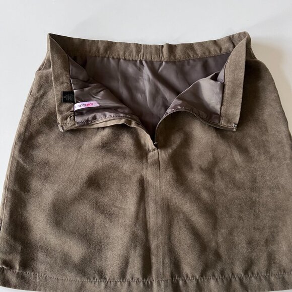 Button Down Vegan Suede Skirt - Picture 4 of 5